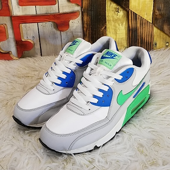 Nike Shoes - Nike Air Max 90 Womens Size 8